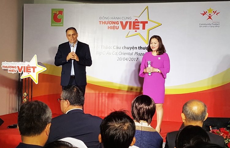 Ông Philippe Broianigo, Tổng giám đốc Central Group Việt Nam và Big C Việt Nam chia sẻ các chính sách hỗ trợ của đơn vị này cho các doanh nghiệp vừa và nhỏ Việt Nam