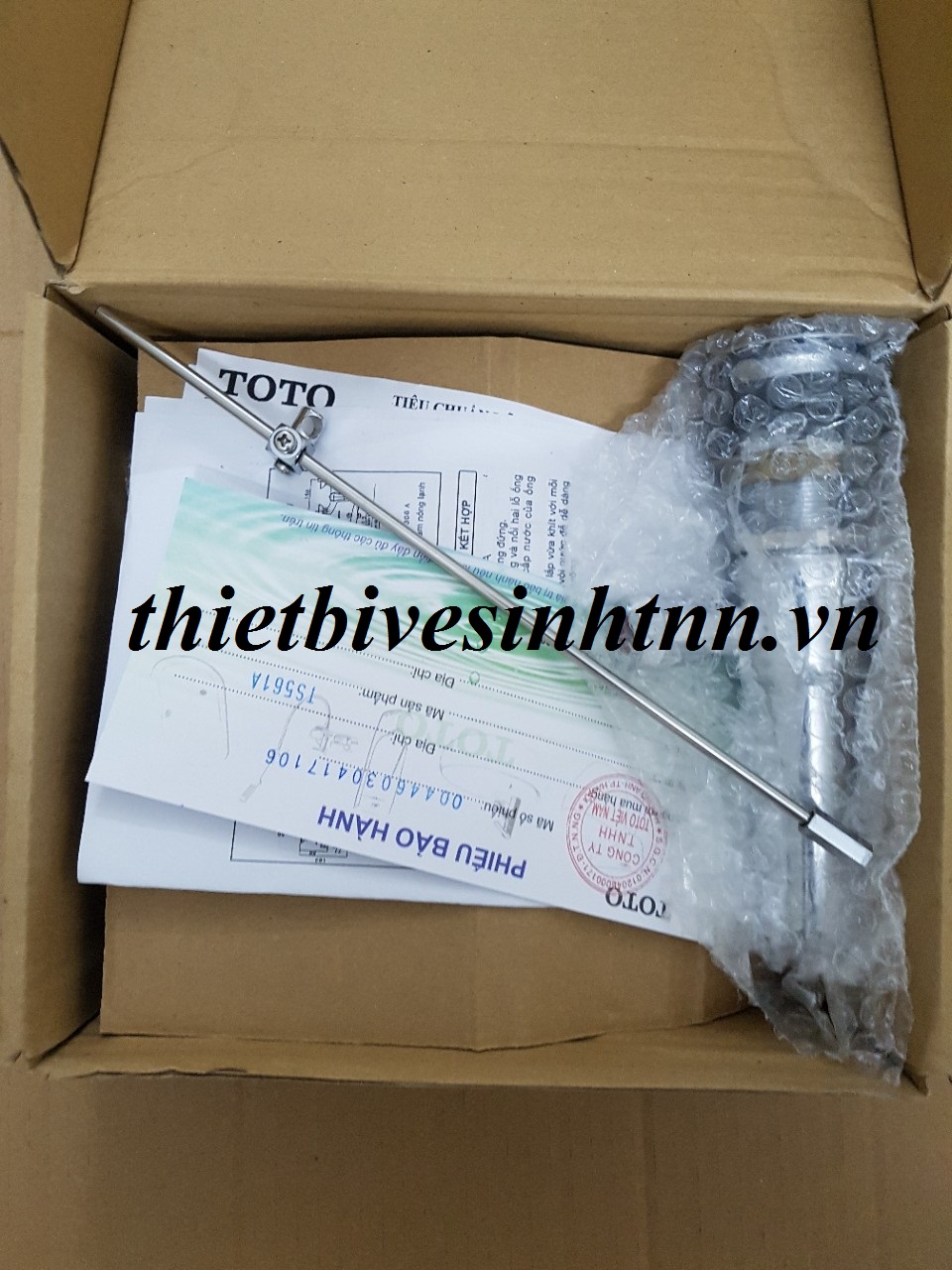 voi-chau-nong-lanh-toto-ts561a