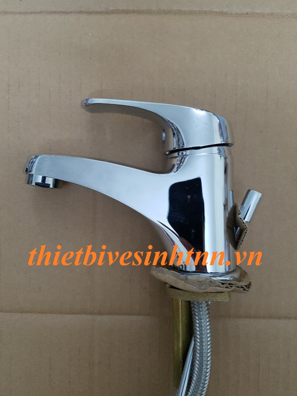 voi-chau-nong-lanh-toto-ts561a