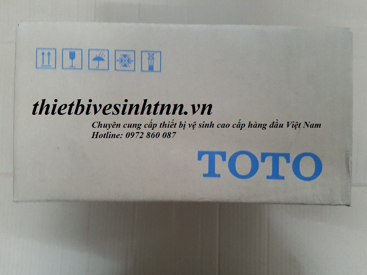 van-cam-ung-tieu-nam-toto-DUE115UPK